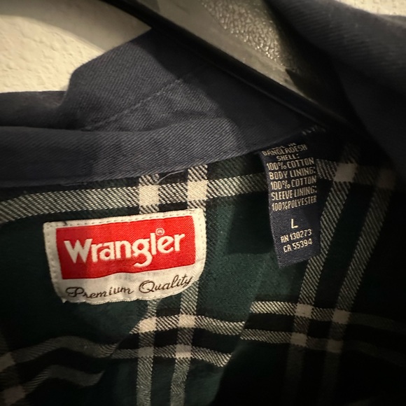 Bundle Wrangler Red & Blue Cotton Shirt - Picture 3 of 4